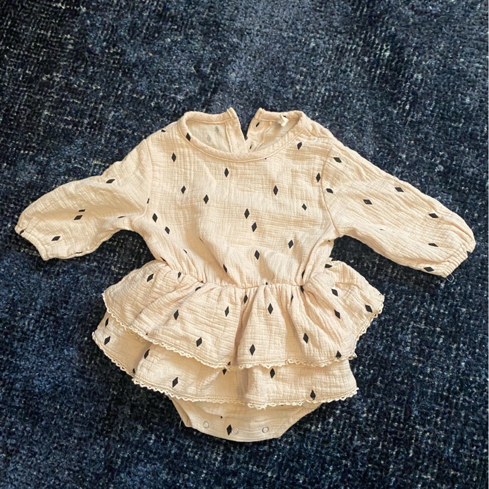 Quincy Mae Diamond Patterned Skirted Romper 12-18 months